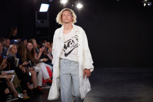 Alex_Mullins_SS17_Shaun_James_Cox_British_Fashion_Council_FOH_LoRes1