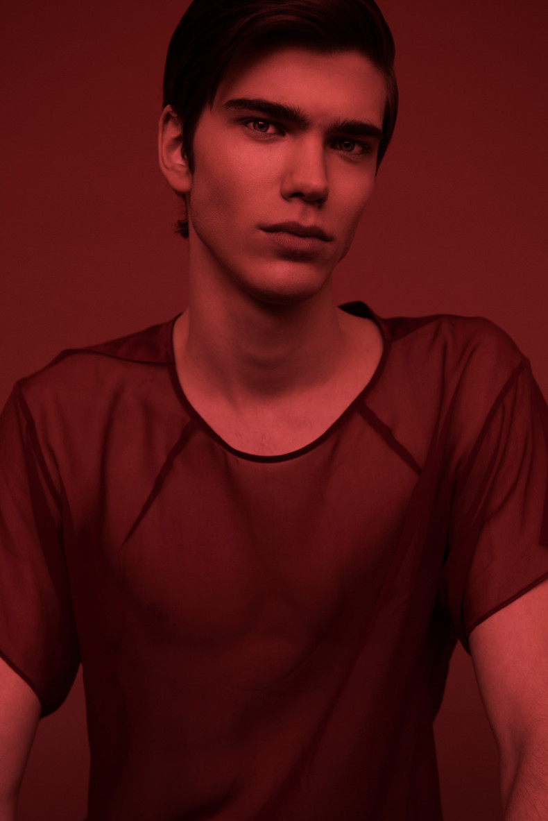 Scarlet-Editorial-Raen-Badua-Deux-Hommes-13