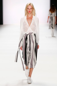 AVELON_MBFWB_RESORT17_10