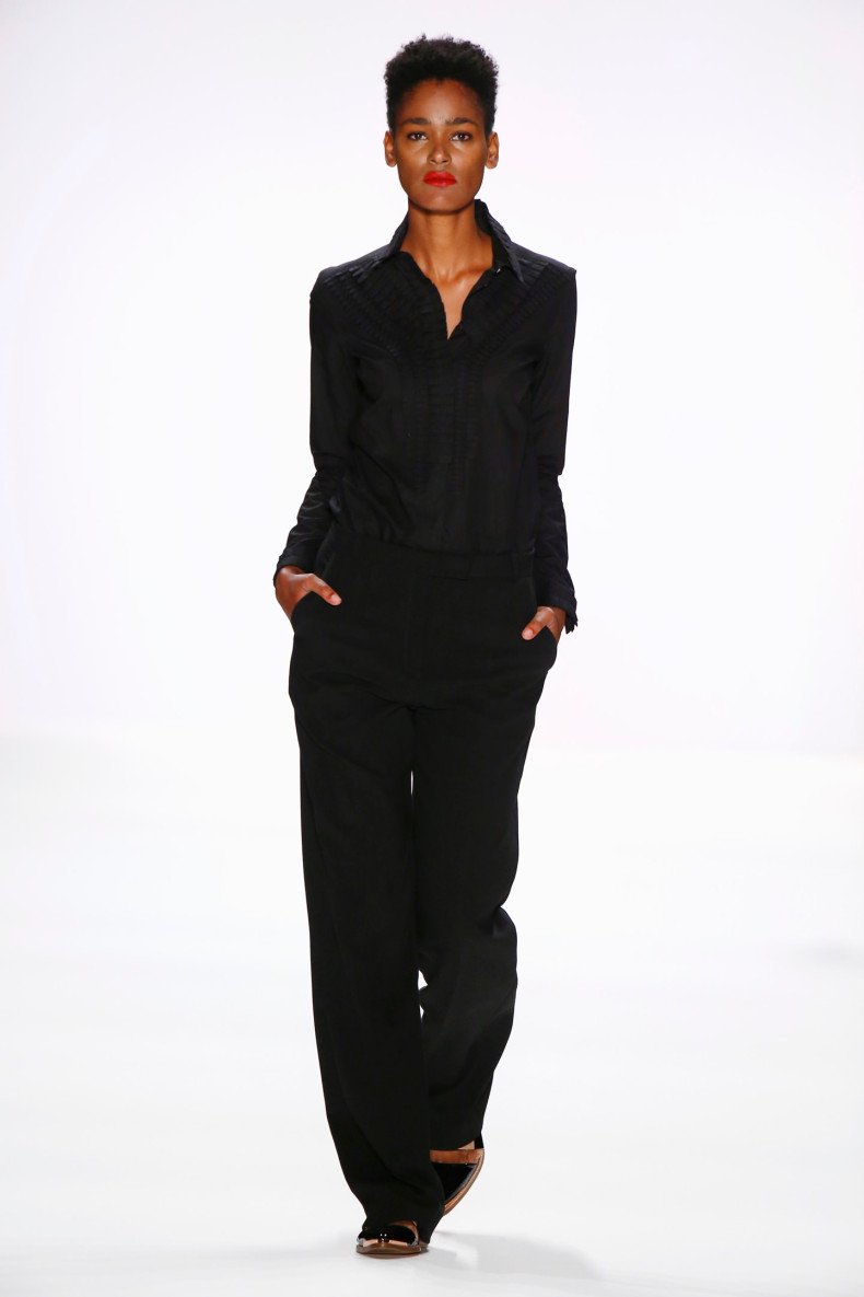 AVELON_MBFWB_RESORT17_24