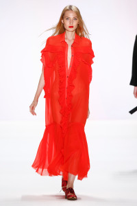 AVELON_MBFWB_RESORT17_26