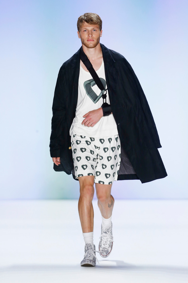Julian_Zigerli_Show_SS17_Look-01
