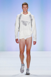 Julian_Zigerli_Show_SS17_Look-12
